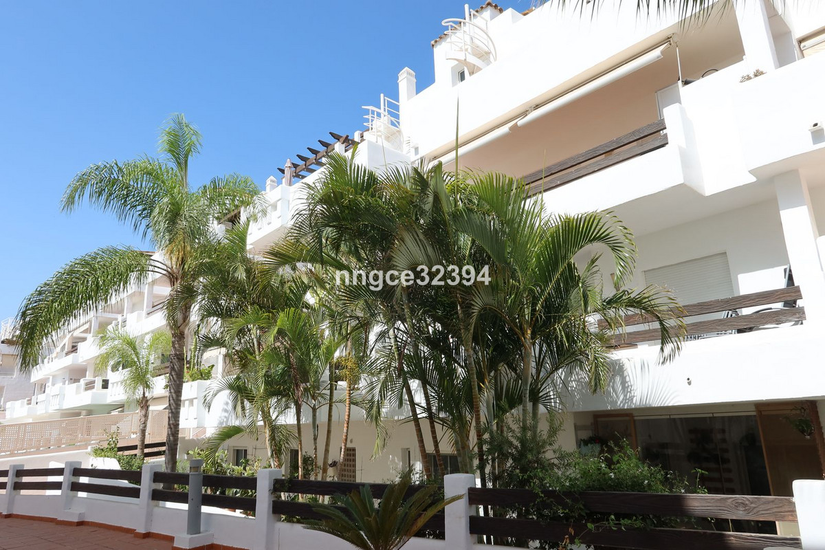 4 Bed Apartment for sale in Estepona Costa Del Sol, Málaga, Spain
