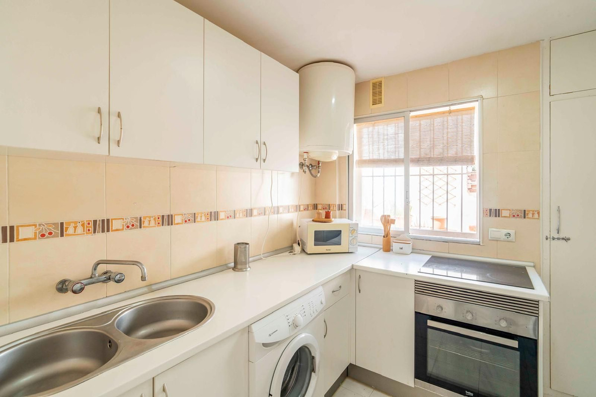 Se vende Apartamento Planta Media de 2 dormitorios en Costa Del Sol, Málaga, España