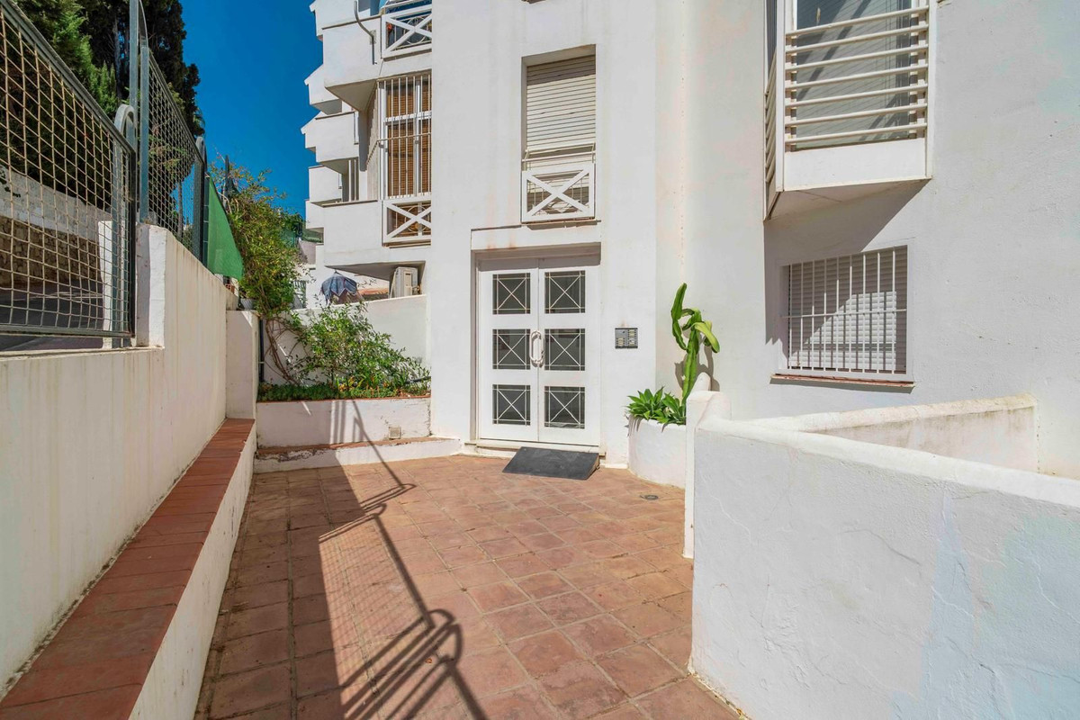 Se vende Apartamento Planta Media de 2 dormitorios en Costa Del Sol, Málaga, España