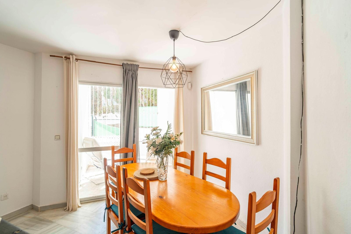 Se vende Apartamento Planta Media de 2 dormitorios en Costa Del Sol, Málaga, España