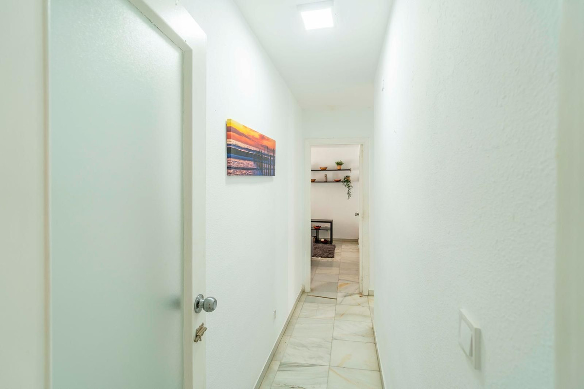 Se vende Apartamento Planta Media de 2 dormitorios en Costa Del Sol, Málaga, España