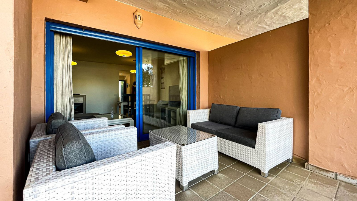 2 Bed Apartment for sale in La Duquesa Costa Del Sol, Málaga, Spain