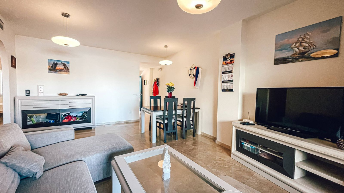 2 Bed Apartment for sale in La Duquesa Costa Del Sol, Málaga, Spain
