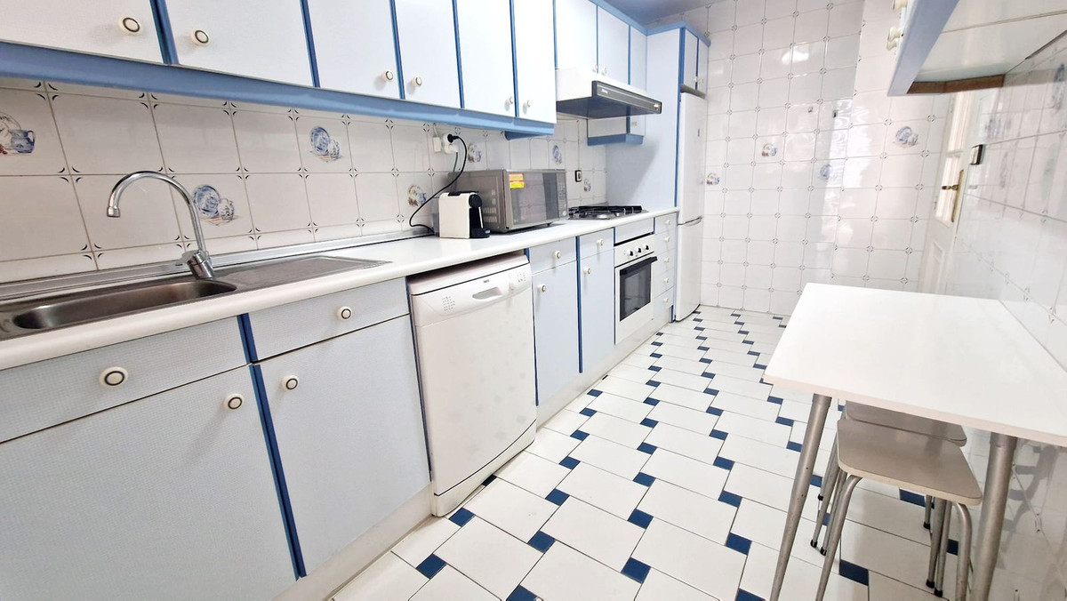 3 Bed Apartment for sale in Fuengirola Costa Del Sol, Málaga, Spain