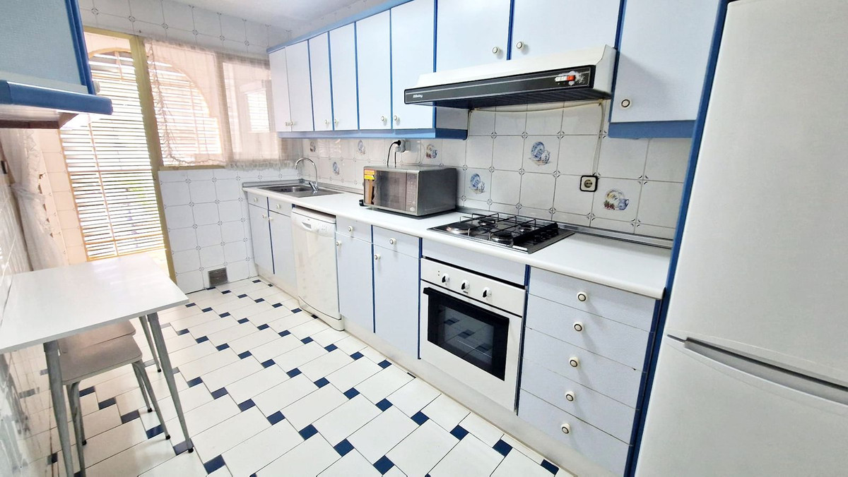 3 Bed Apartment for sale in Fuengirola Costa Del Sol, Málaga, Spain