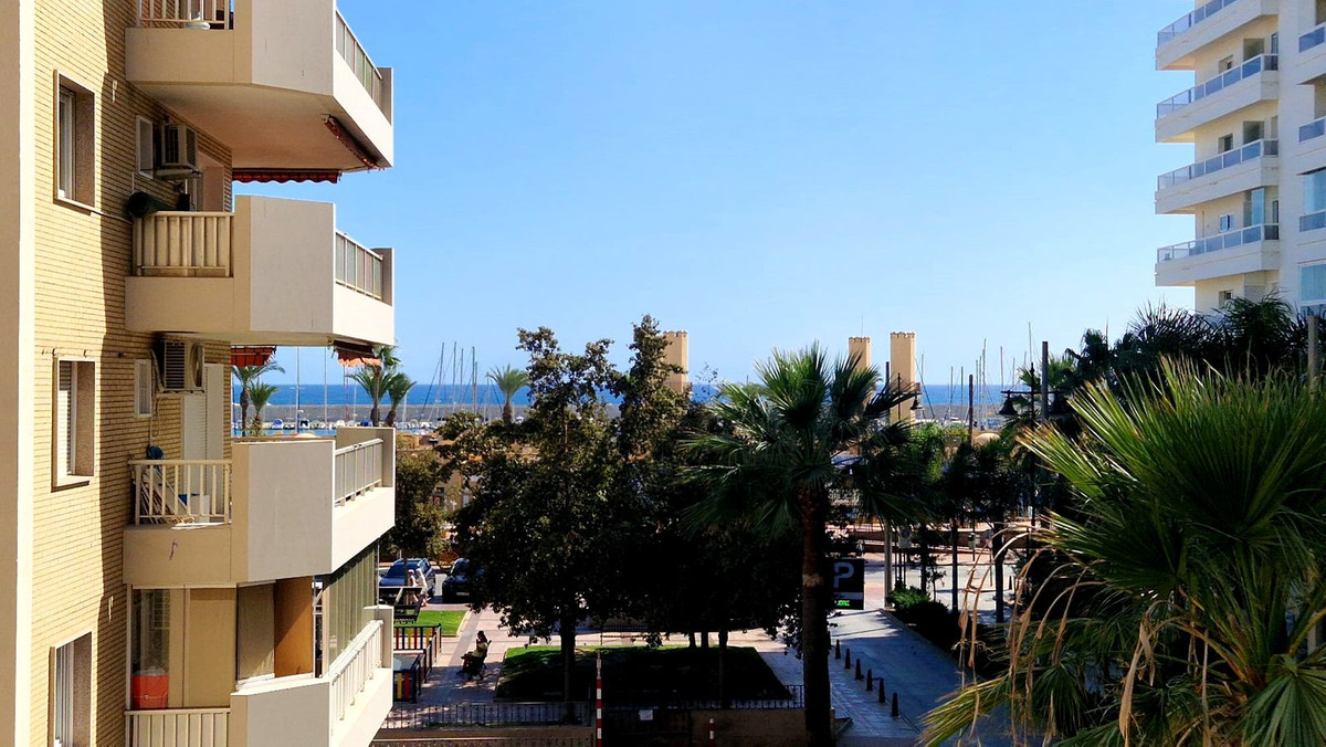 3 Bed Apartment for sale in Fuengirola Costa Del Sol, Málaga, Spain