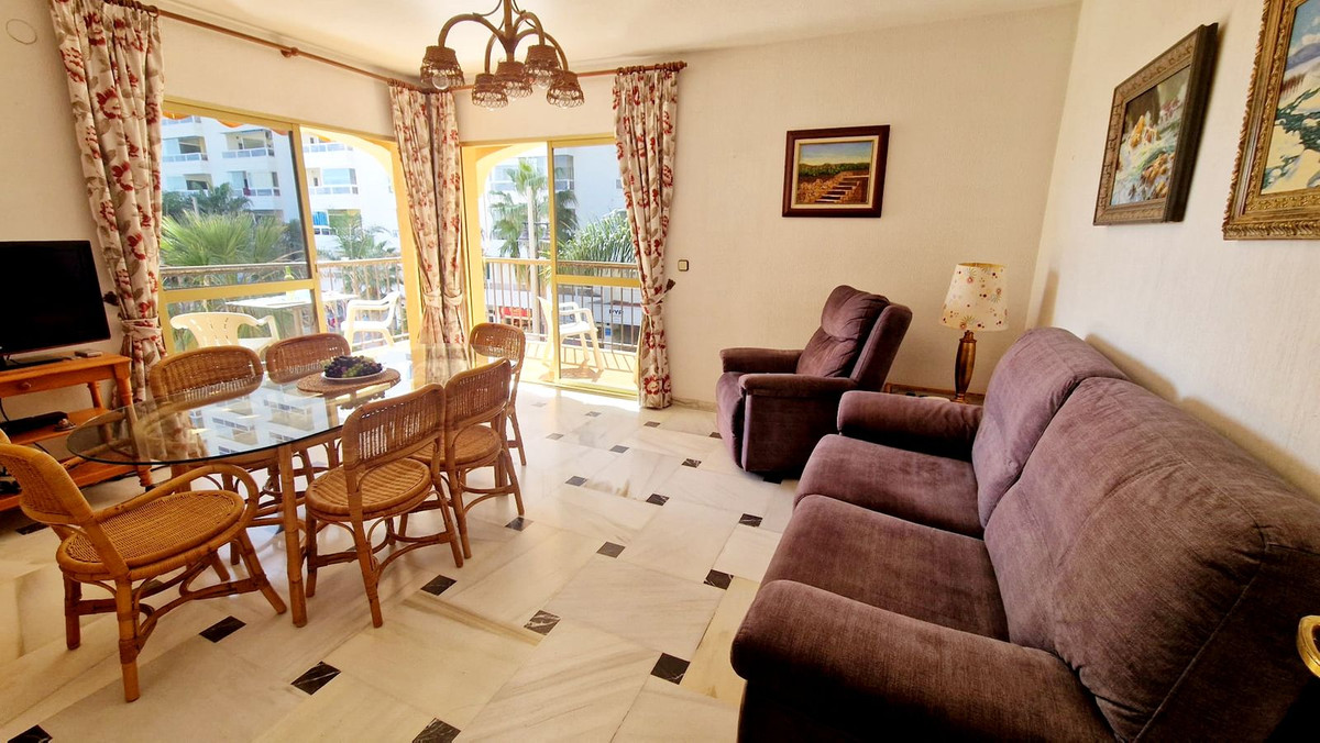 3 Bed Apartment for sale in Fuengirola Costa Del Sol, Málaga, Spain