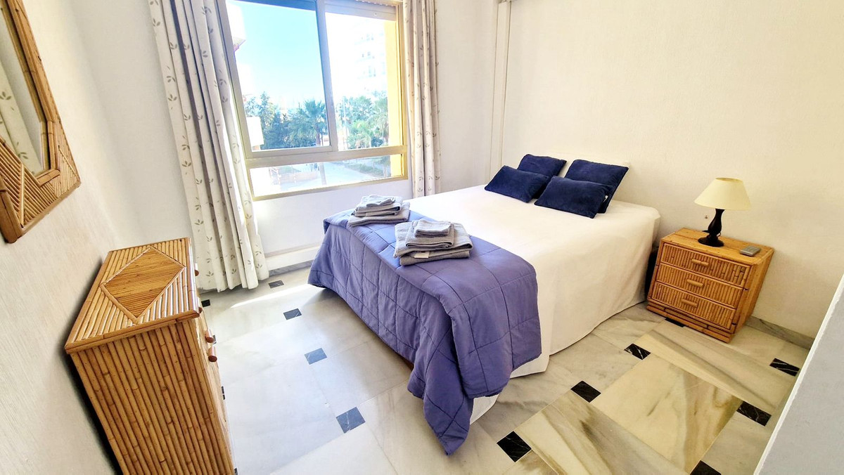 3 Bed Apartment for sale in Fuengirola Costa Del Sol, Málaga, Spain