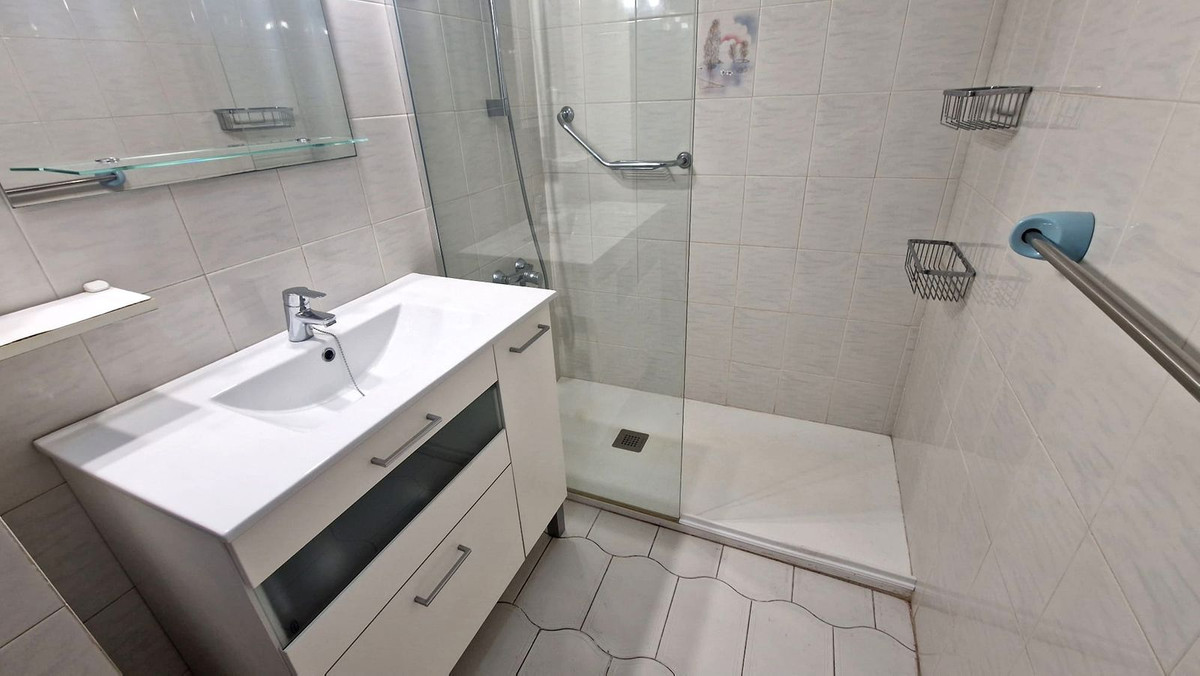 3 Bed Apartment for sale in Fuengirola Costa Del Sol, Málaga, Spain