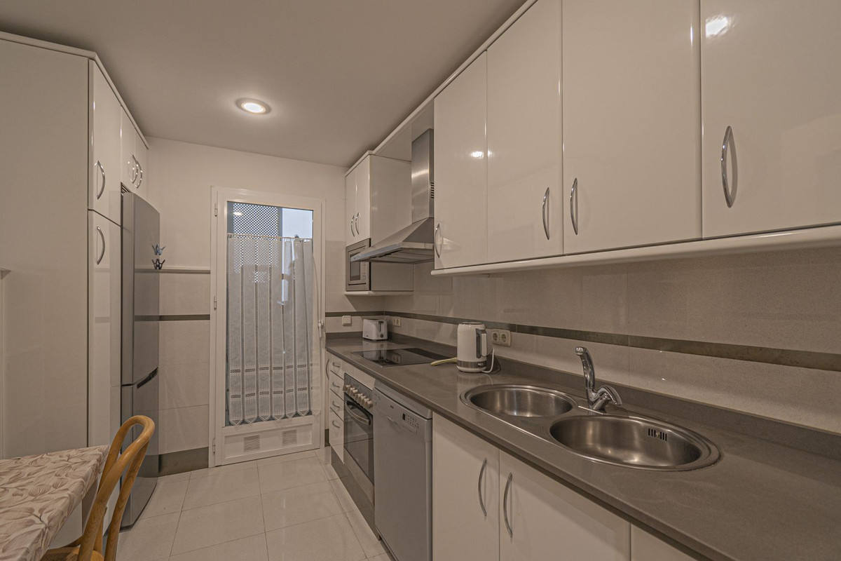 2 Bed Apartment for sale in The Golden Mile Costa Del Sol, Málaga, Spain