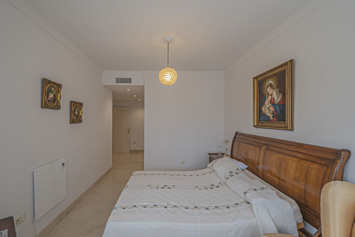 2 Bed Apartment for sale in The Golden Mile Costa Del Sol, Málaga, Spain