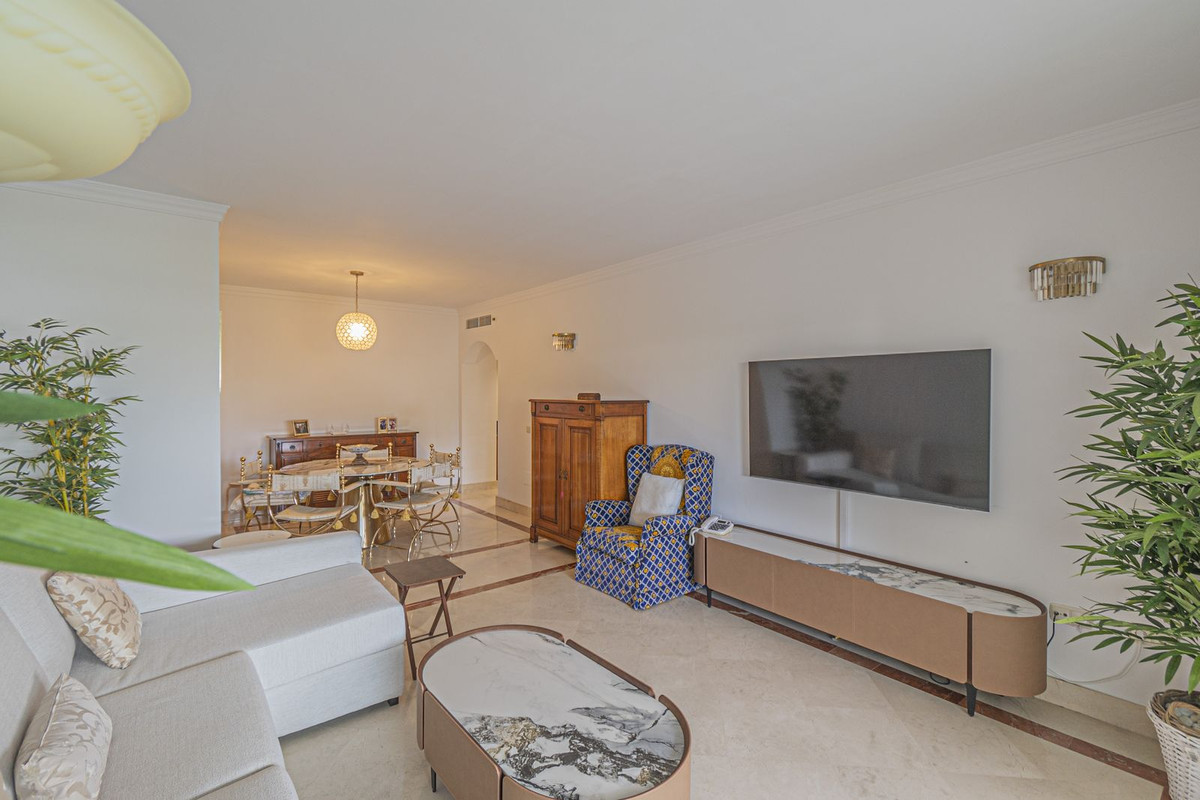 2 Bed Apartment for sale in The Golden Mile Costa Del Sol, Málaga, Spain