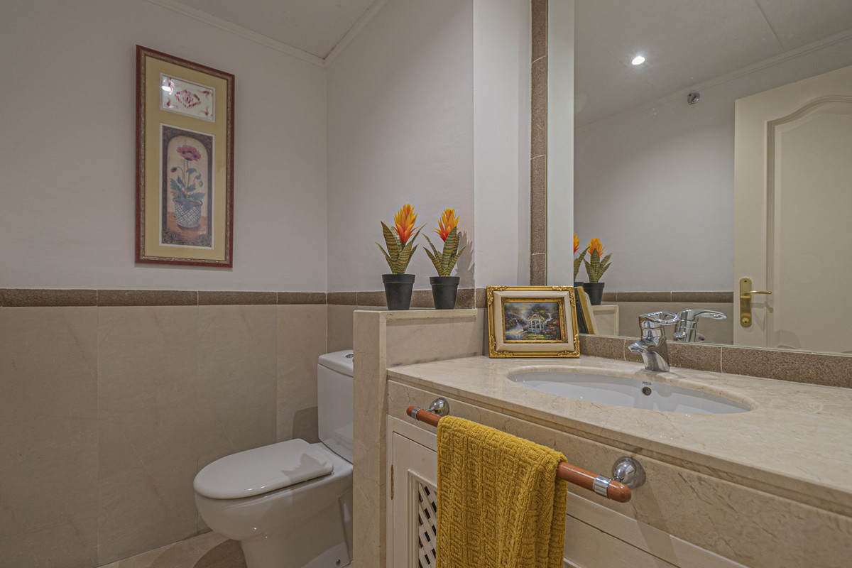 2 Bed Apartment for sale in The Golden Mile Costa Del Sol, Málaga, Spain