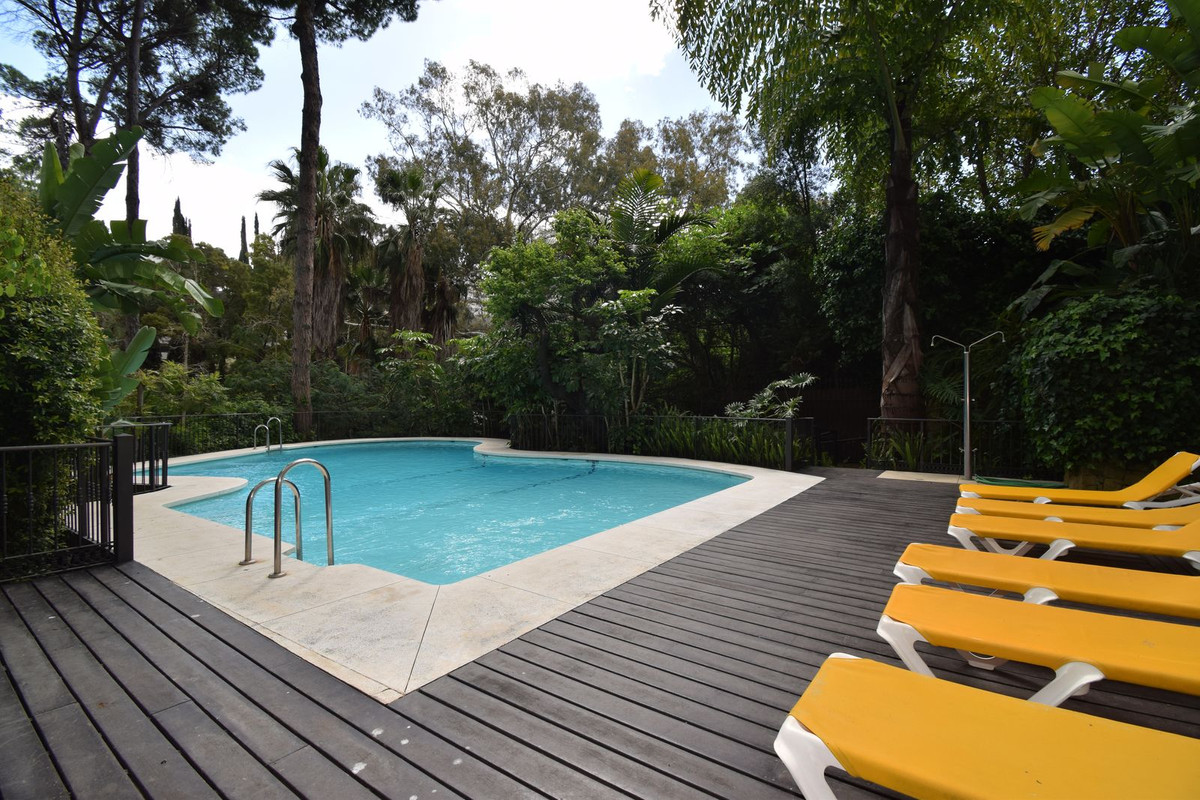 2 Bed Apartment for sale in The Golden Mile Costa Del Sol, Málaga, Spain