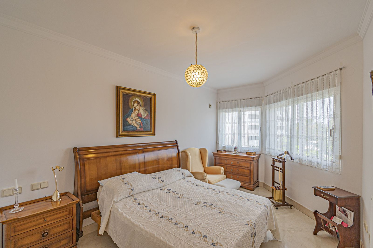 2 Bed Apartment for sale in The Golden Mile Costa Del Sol, Málaga, Spain