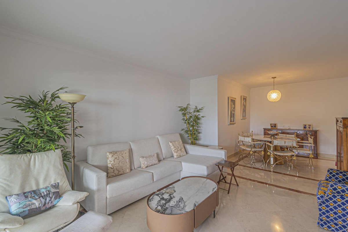 2 Bed Apartment for sale in The Golden Mile Costa Del Sol, Málaga, Spain