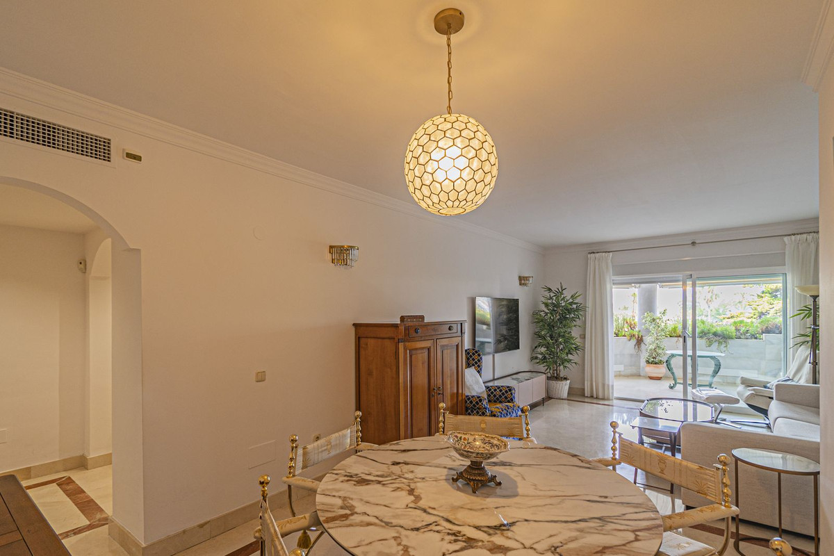 2 Bed Apartment for sale in The Golden Mile Costa Del Sol, Málaga, Spain