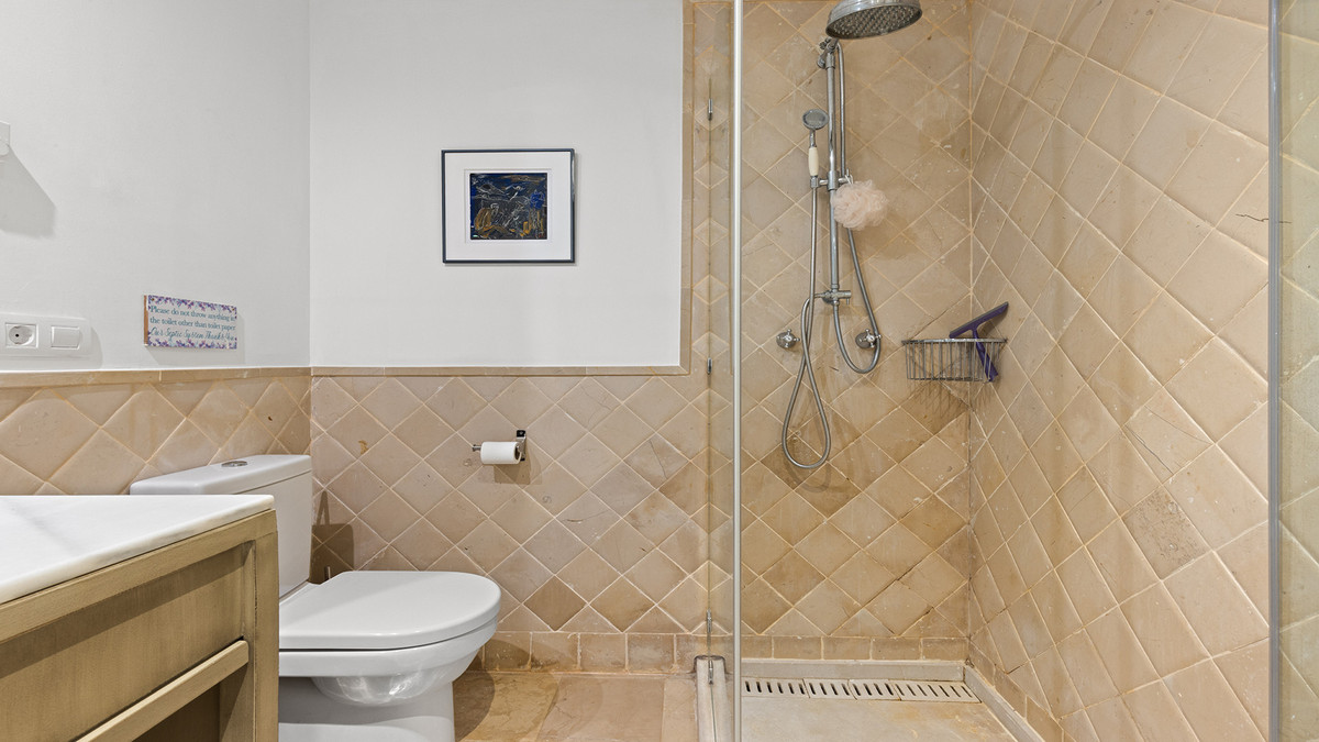 3 Bed Apartment for sale in Casares Costa Del Sol, Málaga, Spain