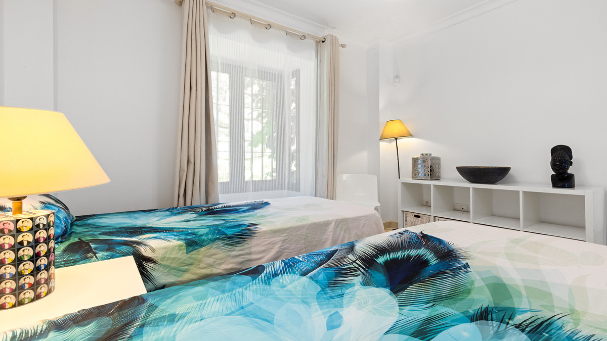 3 Bed Apartment for sale in Casares Costa Del Sol, Málaga, Spain