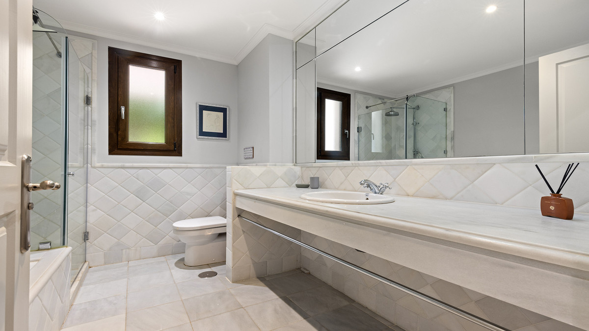 3 Bed Apartment for sale in Casares Costa Del Sol, Málaga, Spain