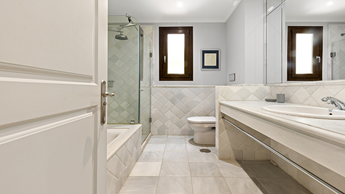 3 Bed Apartment for sale in Casares Costa Del Sol, Málaga, Spain