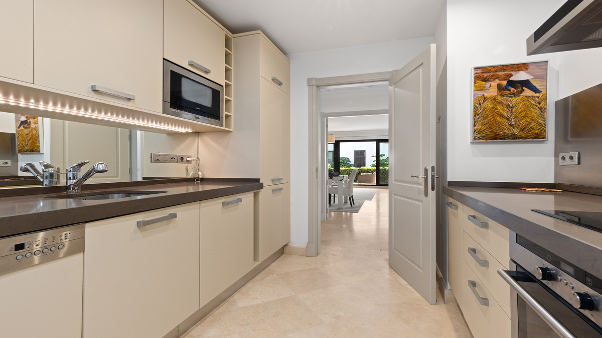 3 Bed Apartment for sale in Casares Costa Del Sol, Málaga, Spain