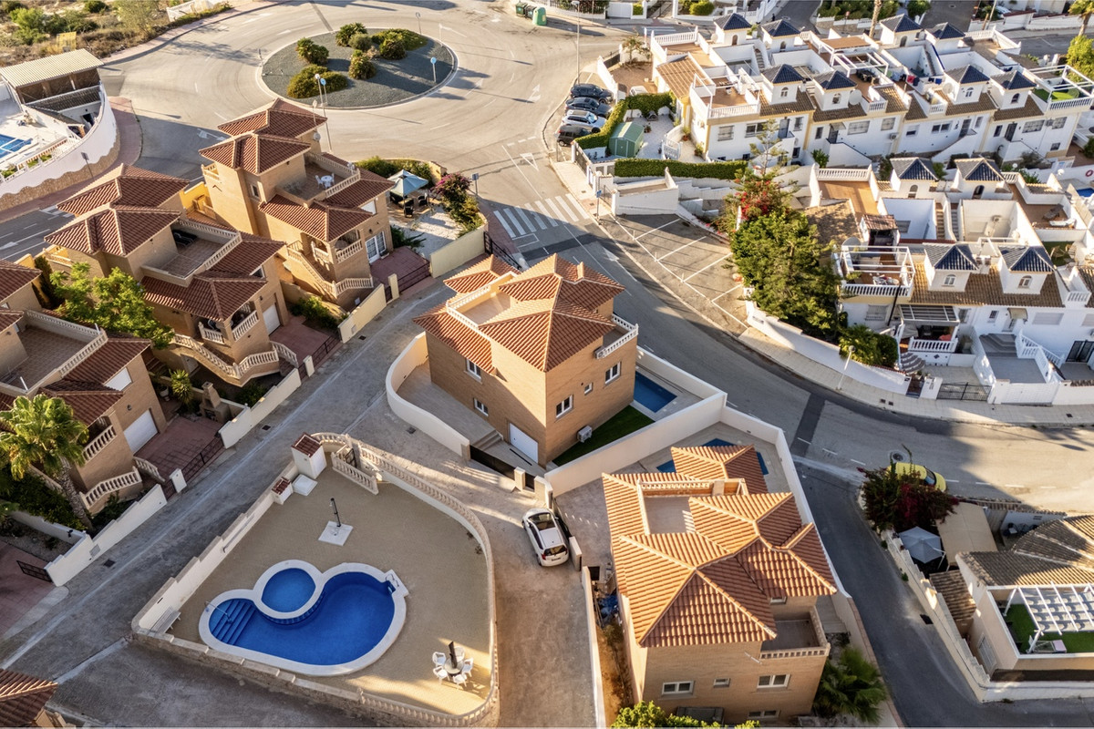 4 Bed Townhouse for sale in Rojales Costa Blanca, Alicante, Spain