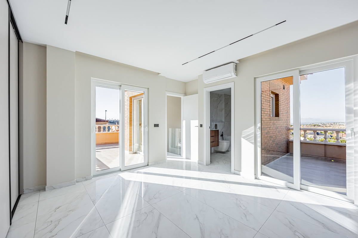 4 Bed Townhouse for sale in Rojales Costa Blanca, Alicante, Spain