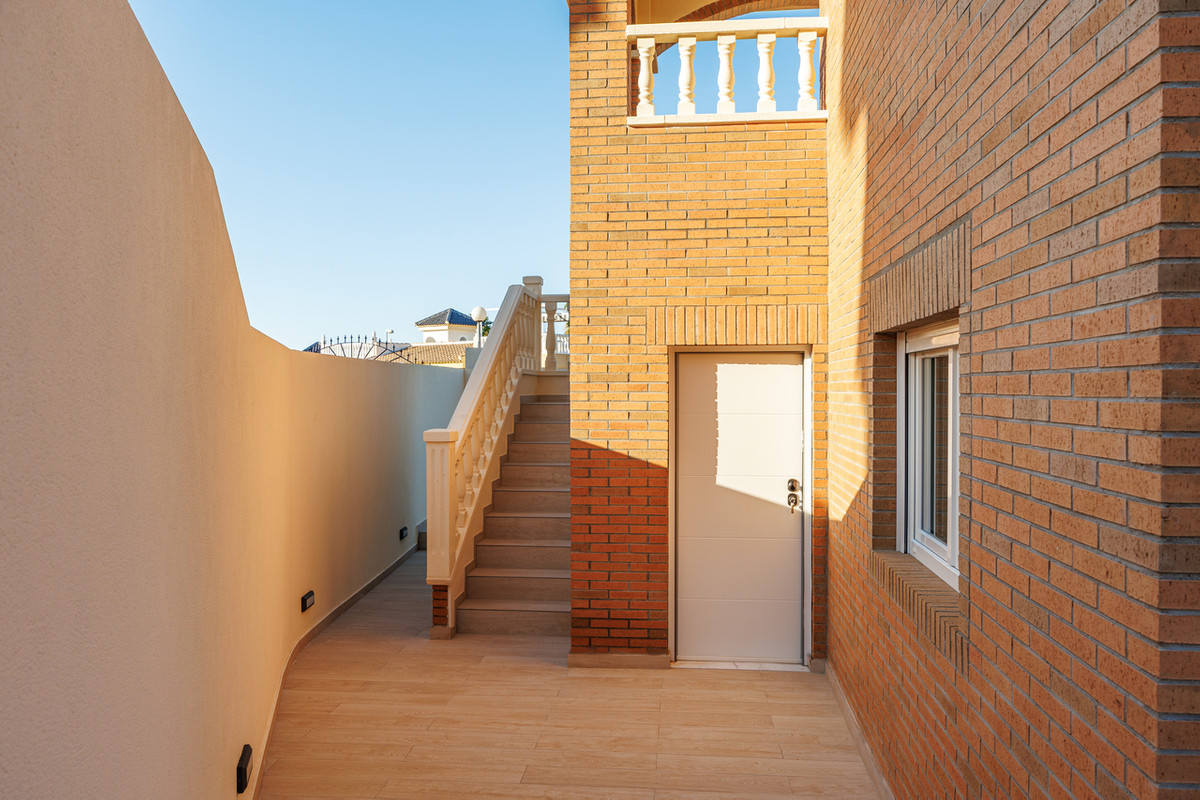 4 Bed Townhouse for sale in Rojales Costa Blanca, Alicante, Spain