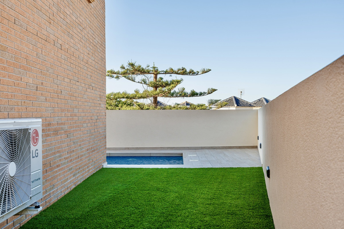 4 Bed Townhouse for sale in Rojales Costa Blanca, Alicante, Spain