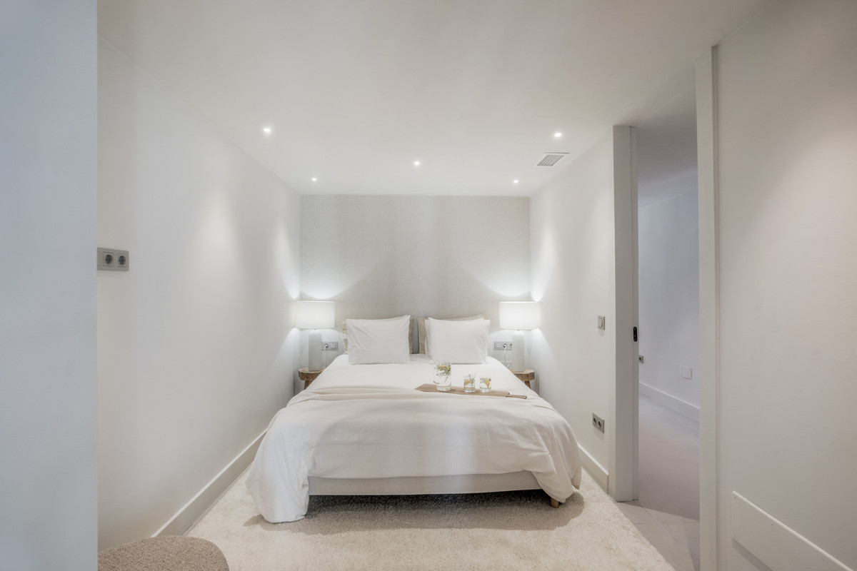 Se vende Apartamento Planta Baja de 3 dormitorios en Costa Del Sol, Málaga, España