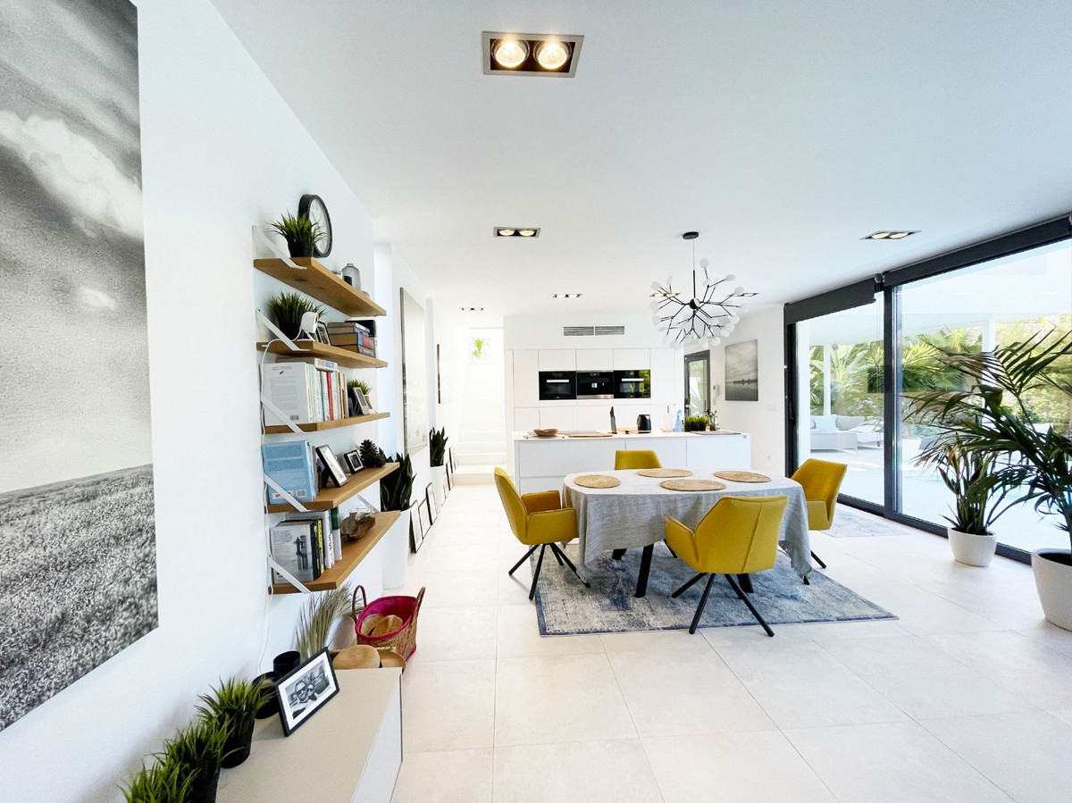 2 Bed Townhouse for sale in Calpe Costa Blanca, Alicante, Spain