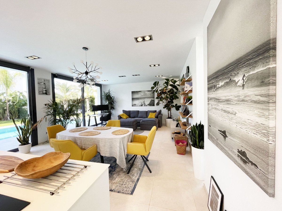 2 Bed Townhouse for sale in Calpe Costa Blanca, Alicante, Spain