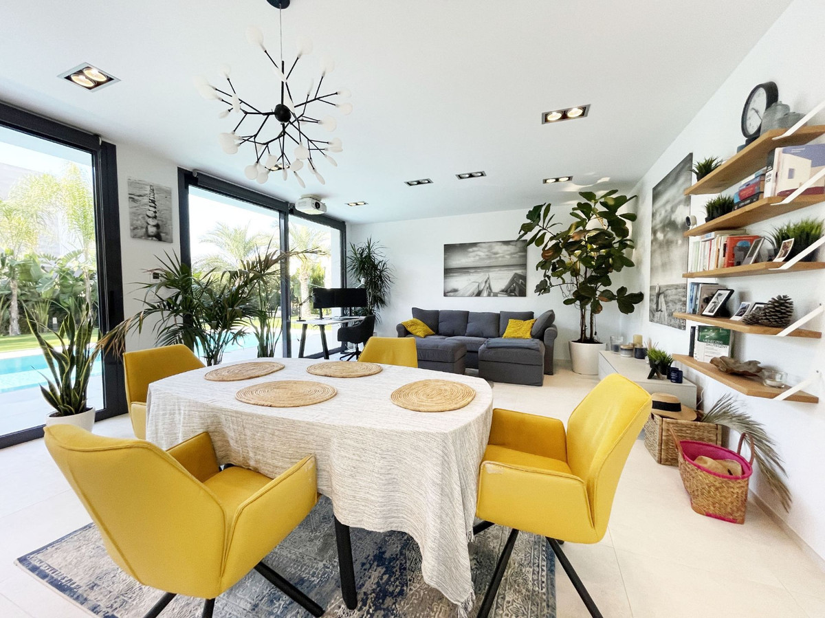 2 Bed Townhouse for sale in Calpe Costa Blanca, Alicante, Spain