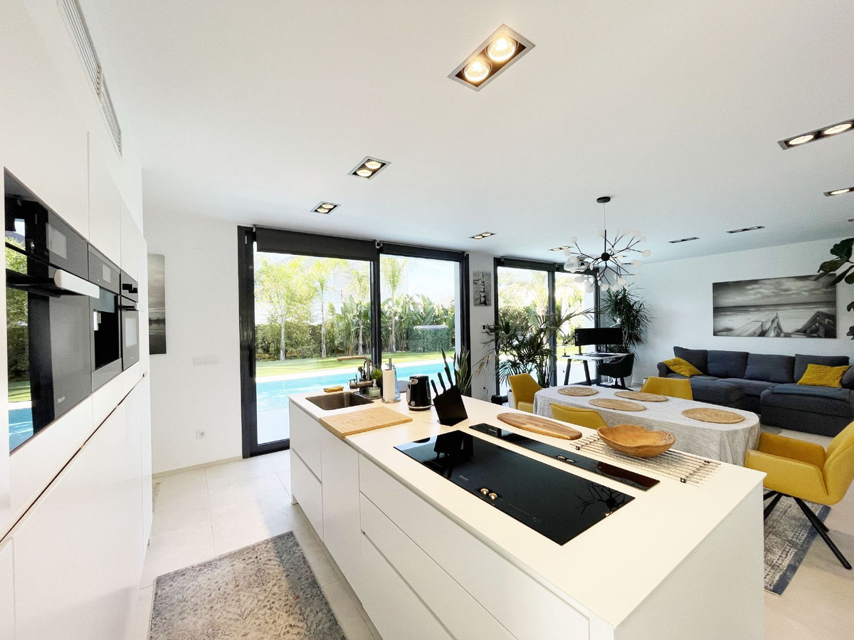 2 Bed Townhouse for sale in Calpe Costa Blanca, Alicante, Spain