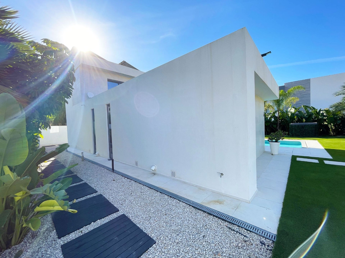2 Bed Townhouse for sale in Calpe Costa Blanca, Alicante, Spain