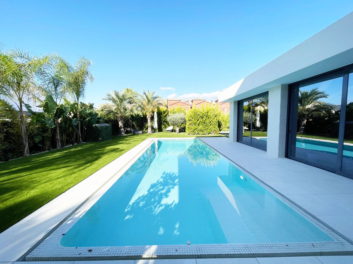 2 Bed Townhouse for sale in Calpe Costa Blanca, Alicante, Spain