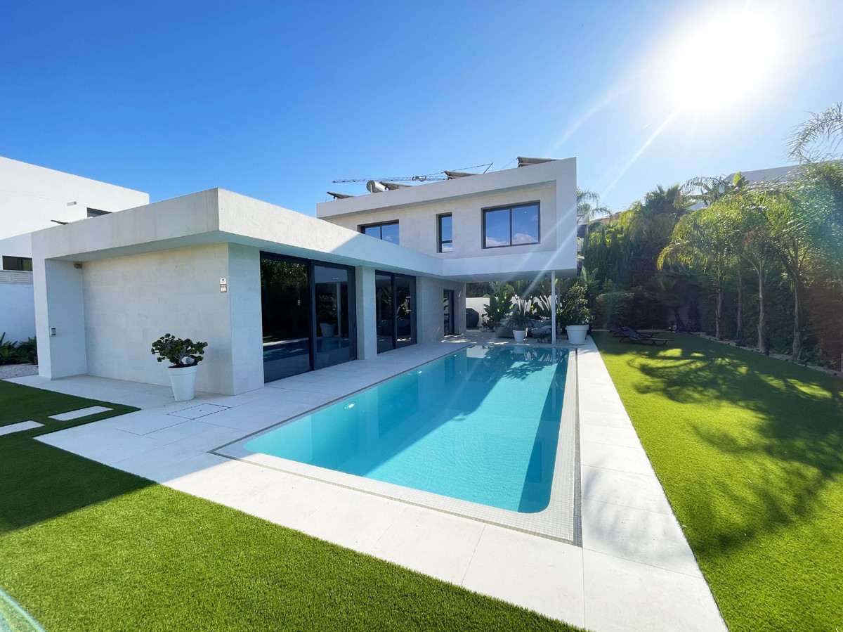 2 Bed Townhouse for sale in Calpe Costa Blanca, Alicante, Spain