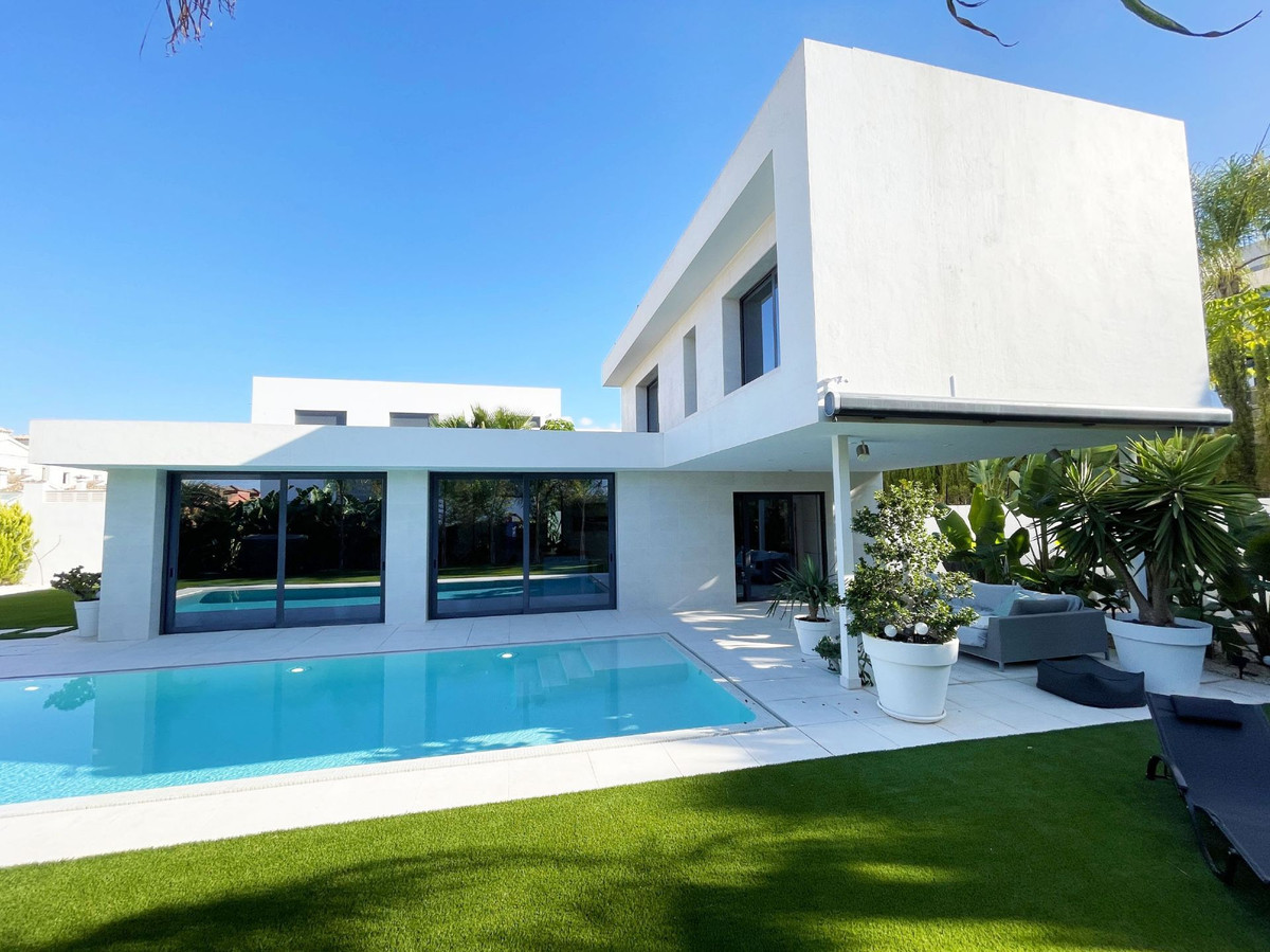 2 Bed Townhouse for sale in Calpe Costa Blanca, Alicante, Spain