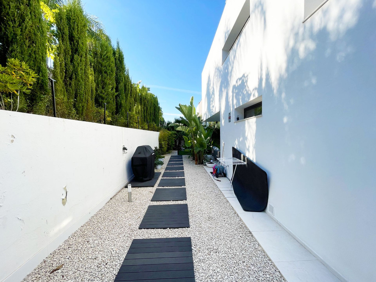 2 Bed Townhouse for sale in Calpe Costa Blanca, Alicante, Spain