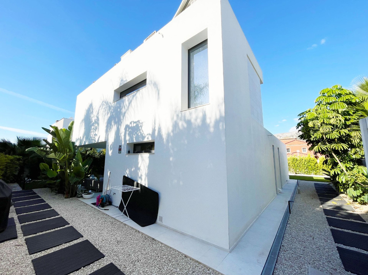 2 Bed Townhouse for sale in Calpe Costa Blanca, Alicante, Spain