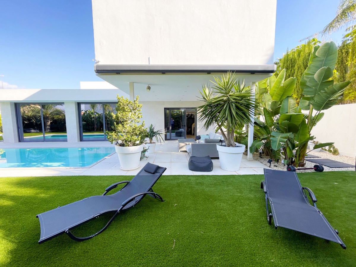 2 Bed Townhouse for sale in Calpe Costa Blanca, Alicante, Spain
