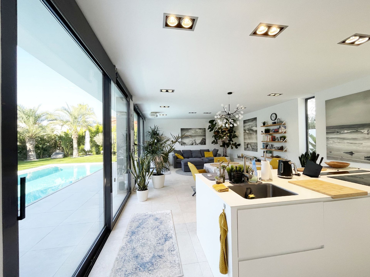 2 Bed Townhouse for sale in Calpe Costa Blanca, Alicante, Spain