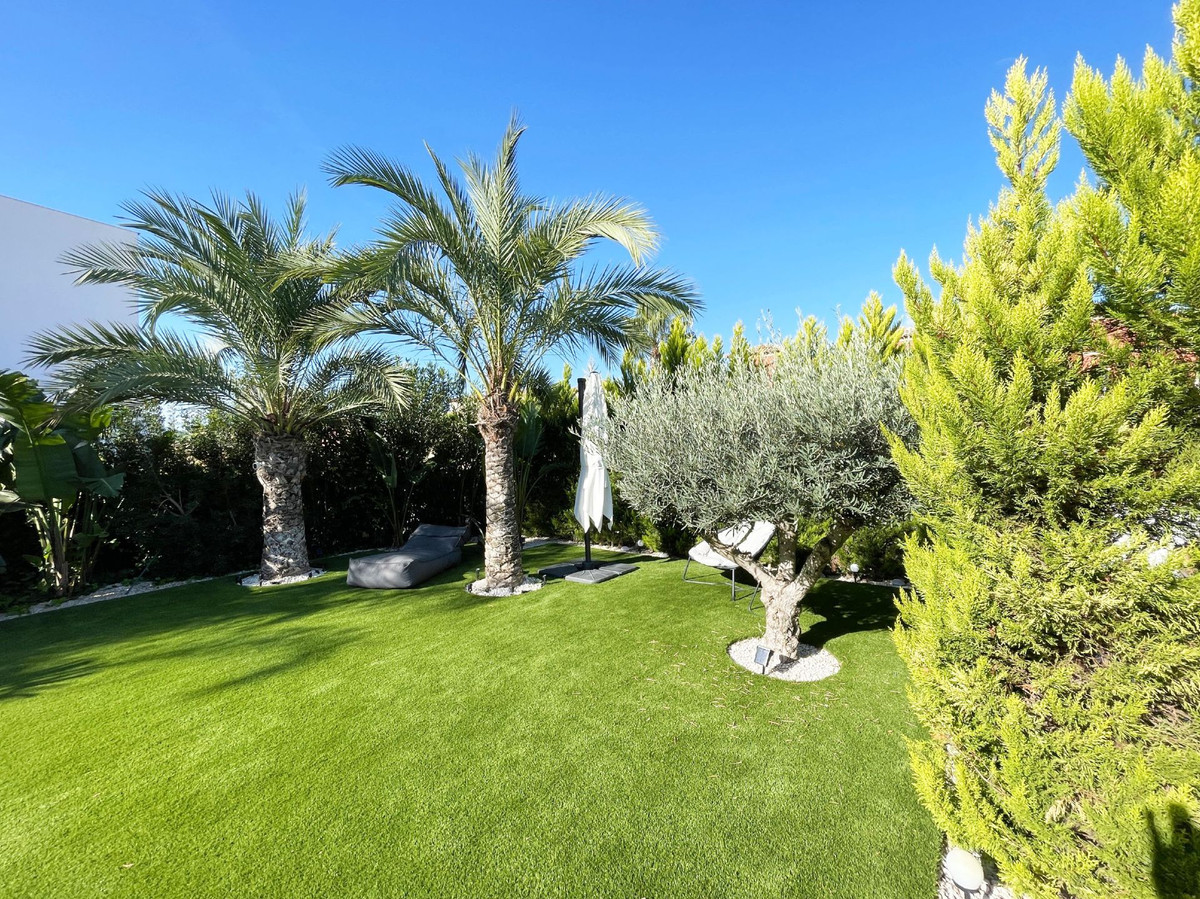 2 Bed Townhouse for sale in Calpe Costa Blanca, Alicante, Spain