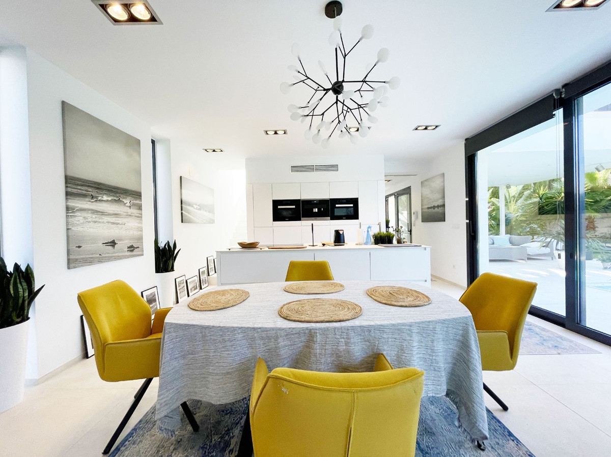 2 Bed Townhouse for sale in Calpe Costa Blanca, Alicante, Spain