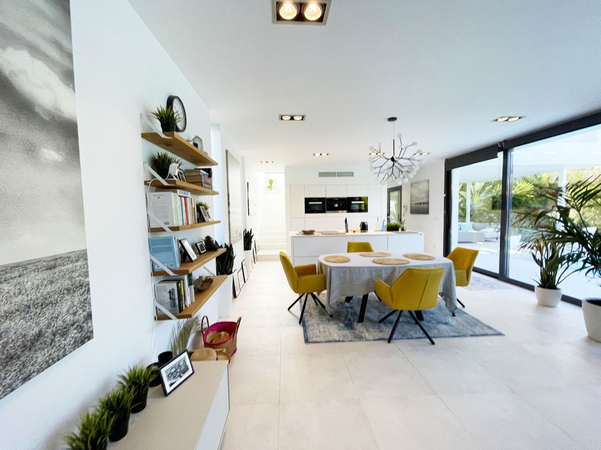 2 Bed Townhouse for sale in Calpe Costa Blanca, Alicante, Spain