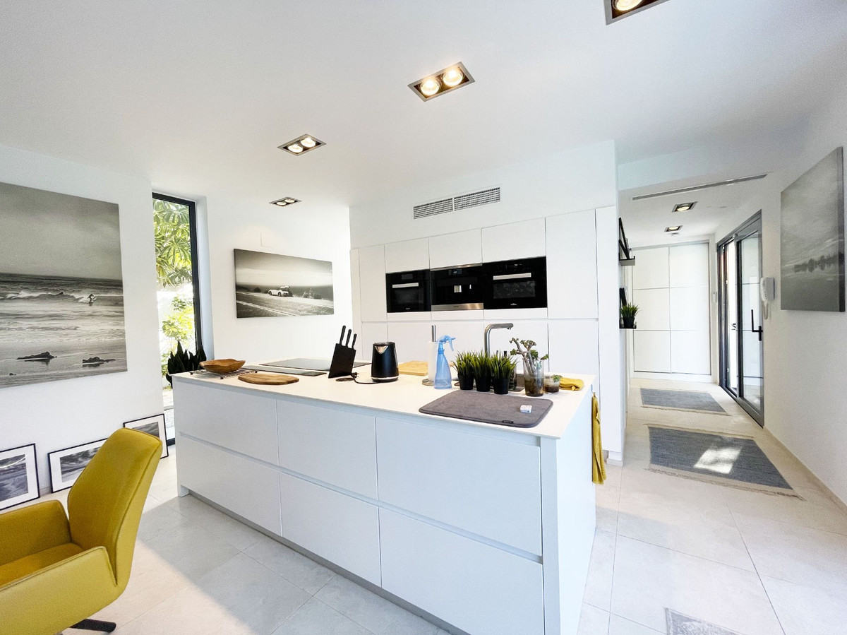 2 Bed Townhouse for sale in Calpe Costa Blanca, Alicante, Spain