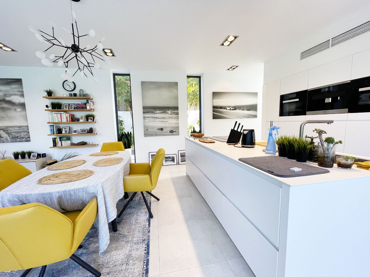 2 Bed Townhouse for sale in Calpe Costa Blanca, Alicante, Spain