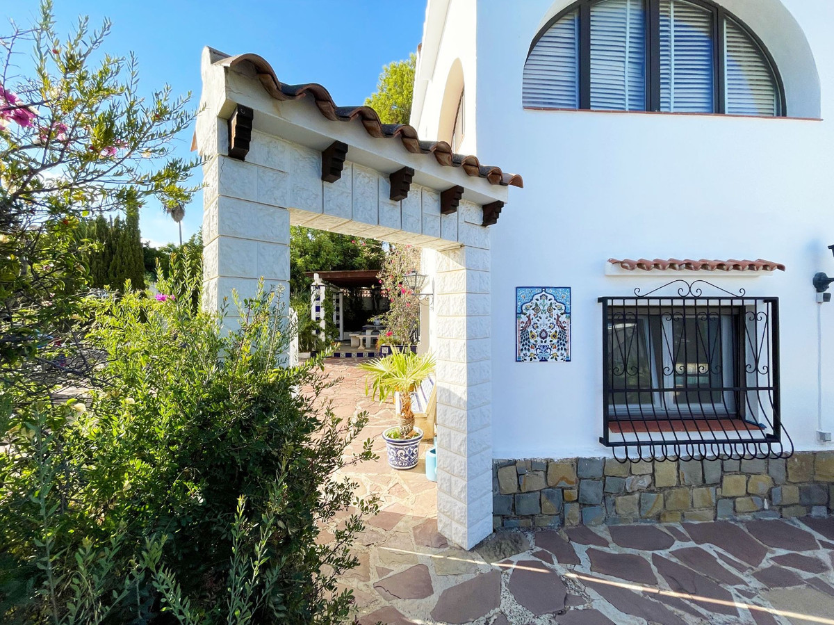 5 Bed Townhouse for sale in Calpe Costa Blanca, Alicante, Spain