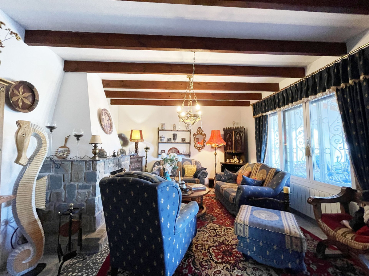 5 Bed Townhouse for sale in Calpe Costa Blanca, Alicante, Spain